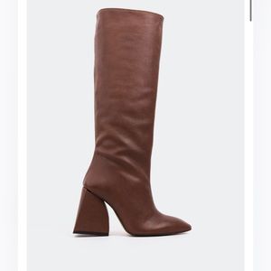 L’intervalle Brown Boots